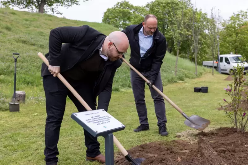 Faültetés a zöldebb Esztergomért