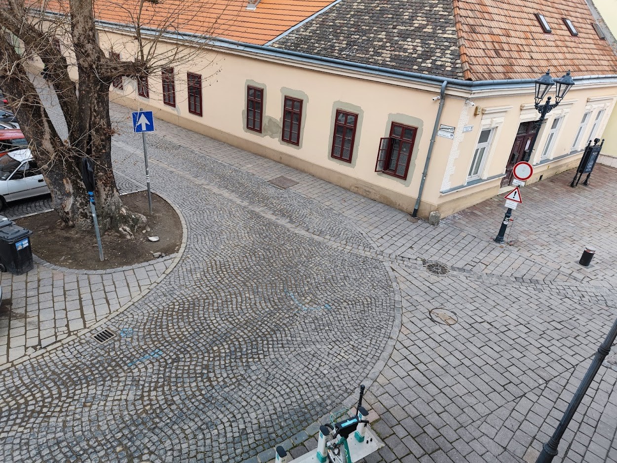 Forgalomkorlátozás a Deák Ferenc utca rekonstrukciója miatt
